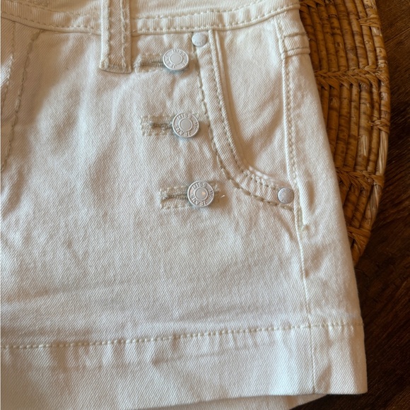 Miss Me White Denim Mid-Rise Shorts - Classic Casual Summer Style - Picture 3 of 14